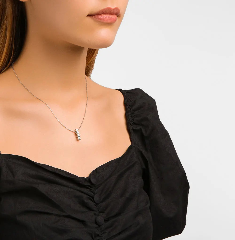 White Gold pendant necklace with diamond - cushionblue