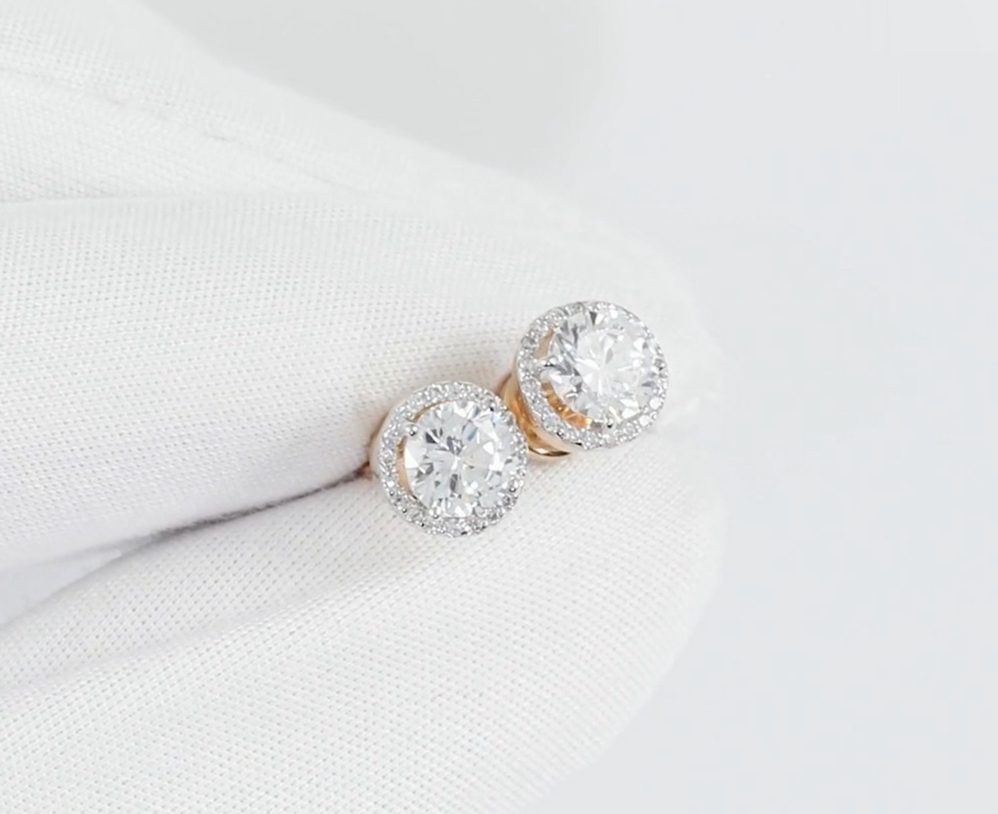 14k Gold Diamond 7.5MM Round Stud Earring. cushionblue