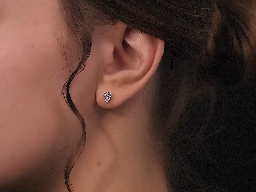 14K White Gold Pear Shaped Diamond Stud Earrings. Cushionblue