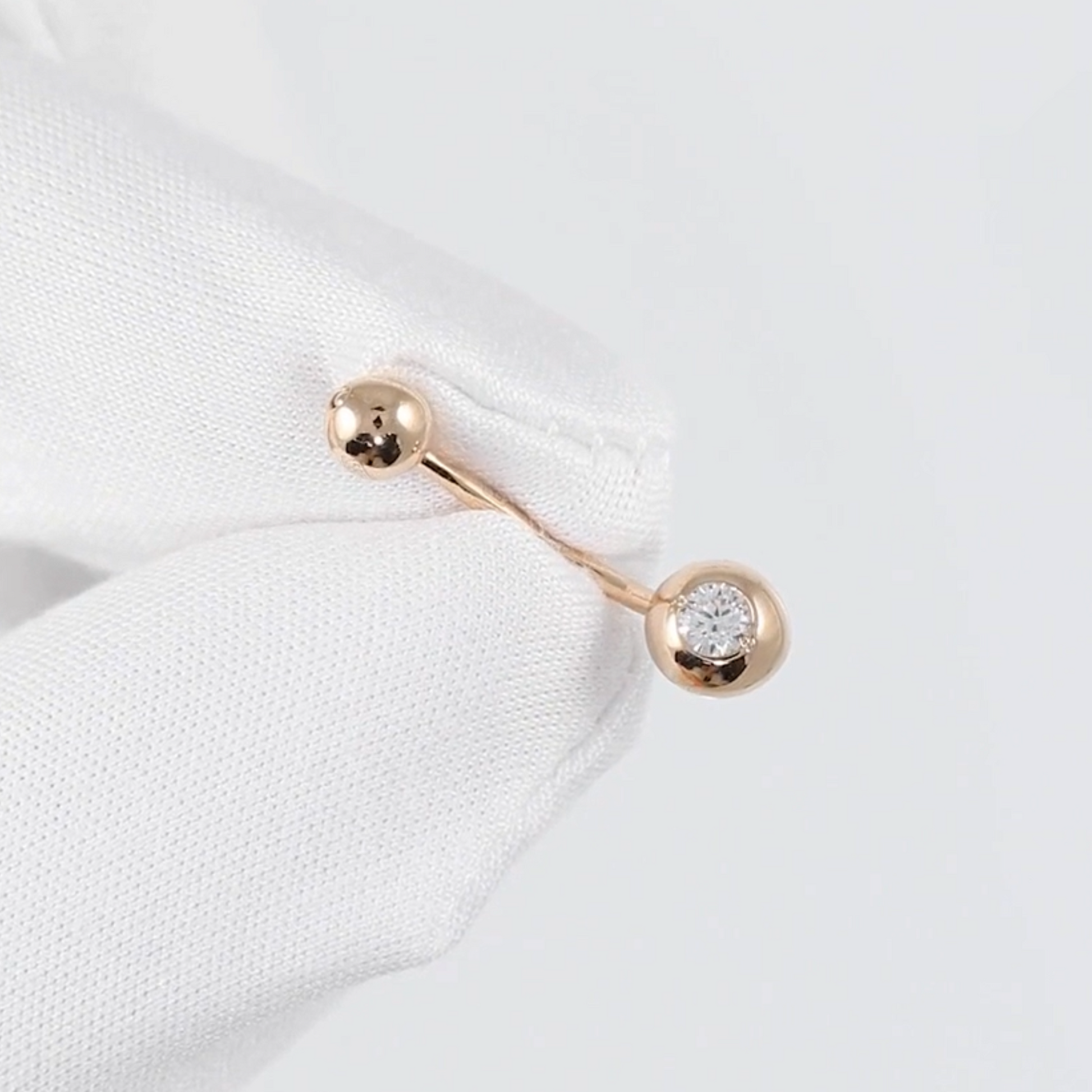 Belly Piercing in 14K Rose Gold Cushionblue