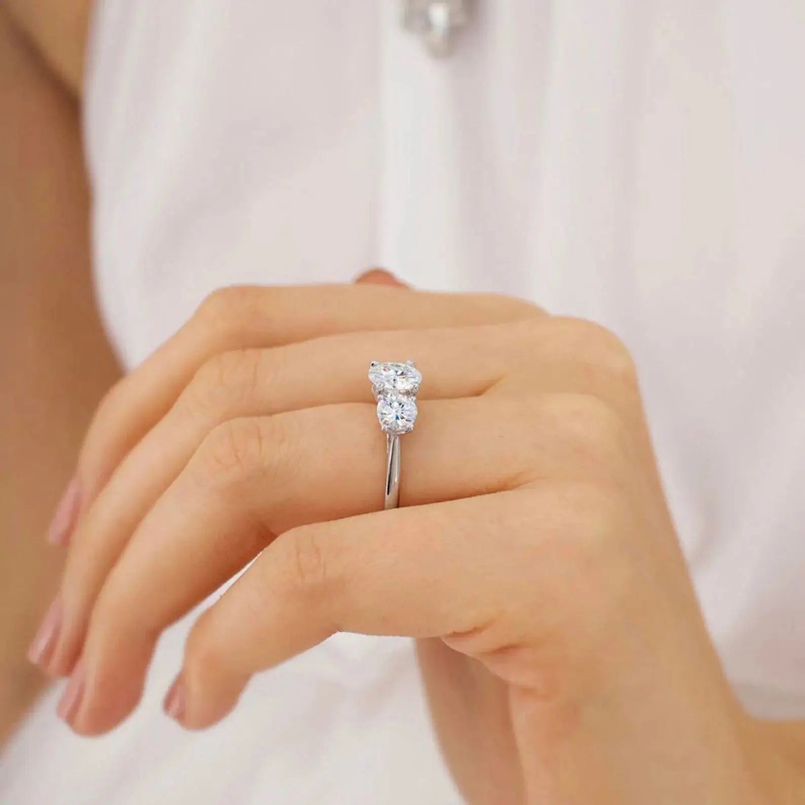 Round Diamond Trilogy Ring, Three Stone Engagement Ring, 14K Gold Bridal Jewelry, Anniversary Promise Ring for Her Cushionblue