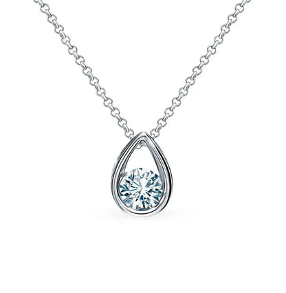 Diamond With White Gold Round pendant necklace - cushionblue