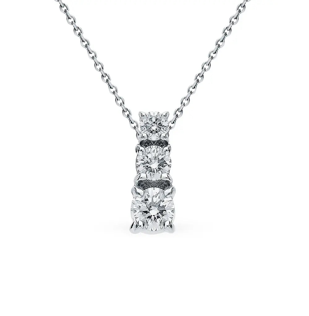 White Gold Round cut pendant necklace with diamonds - cushionblue