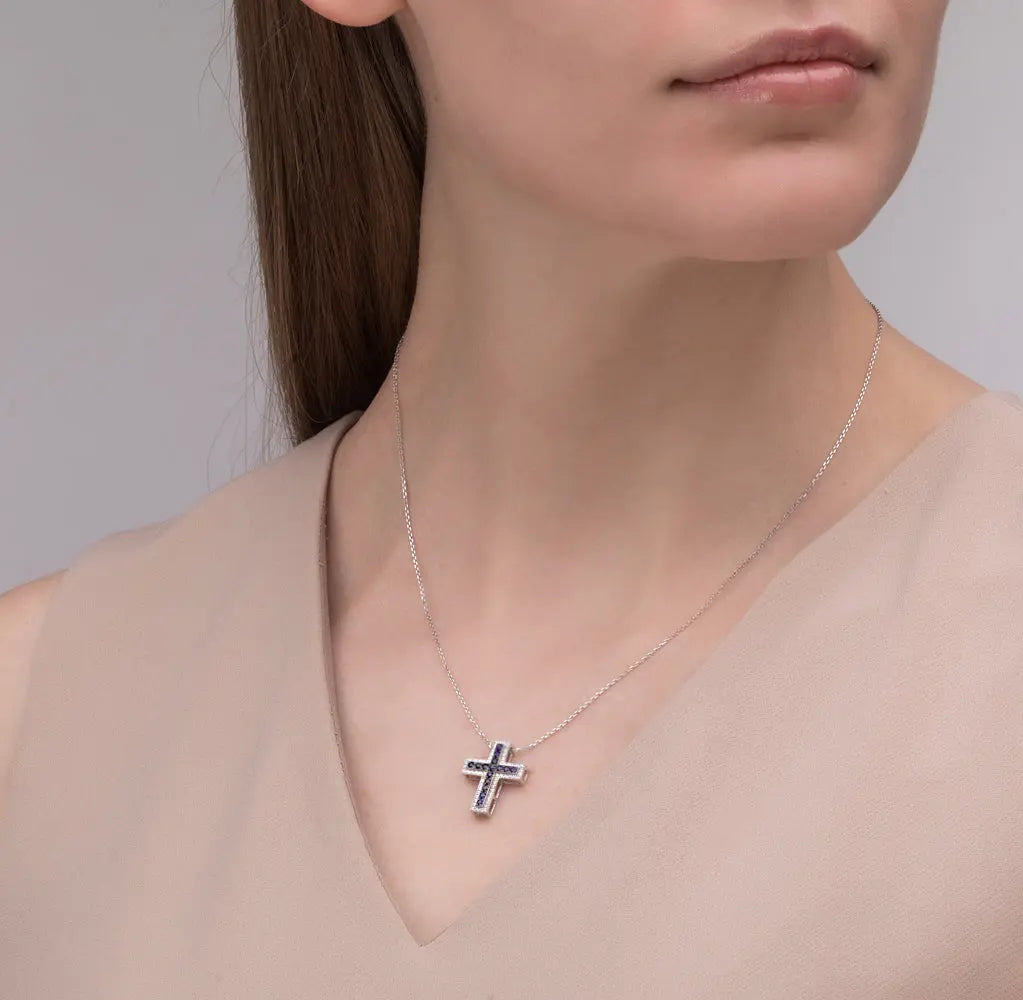 White Gold pendant necklace with sapphires and diamonds - cushionblue