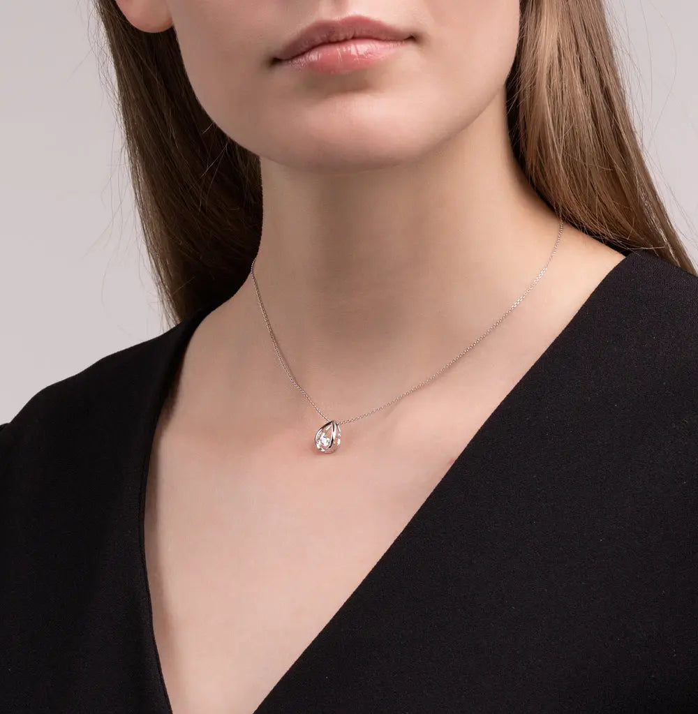 Round White Gold pendant necklace With diamond - cushionblue