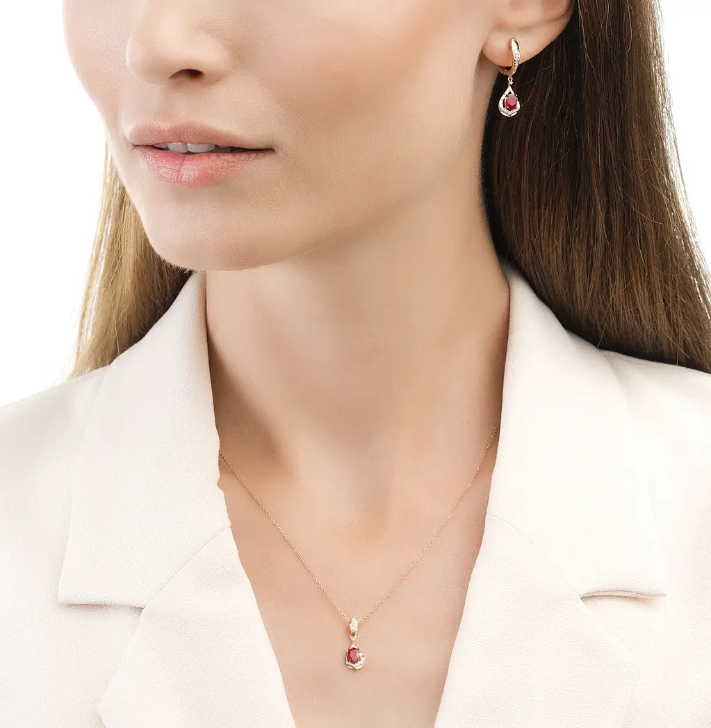 Rose Gold Oval pendant necklace with diamonds - cushionblue