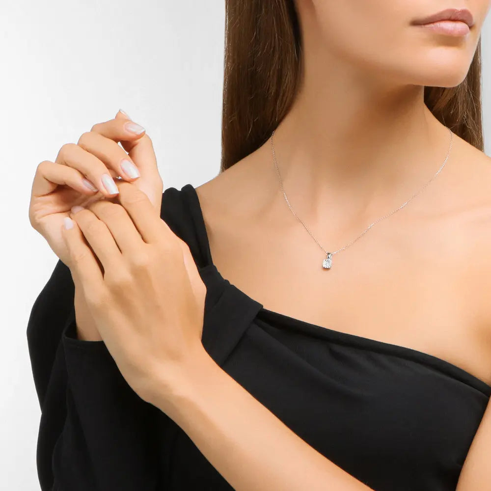White Gold Cushion pendant necklace with diamonds - cushionblue