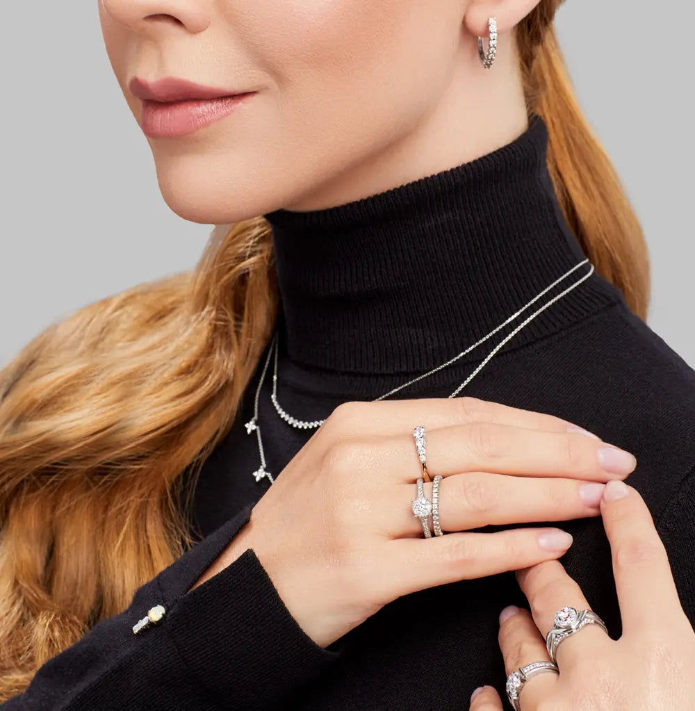 White Gold Huggie earrings with diamonds(0.18ct) Cushionblue