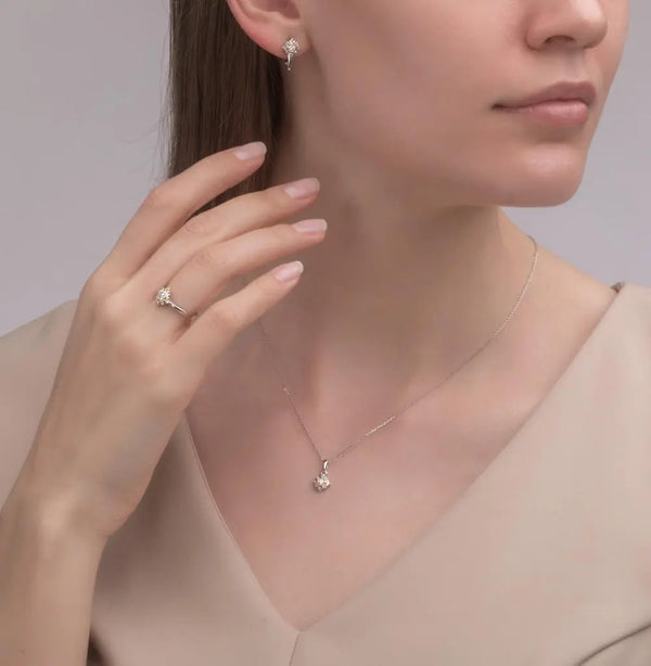 Diamonds with White Gold pendant necklace - cushionblue