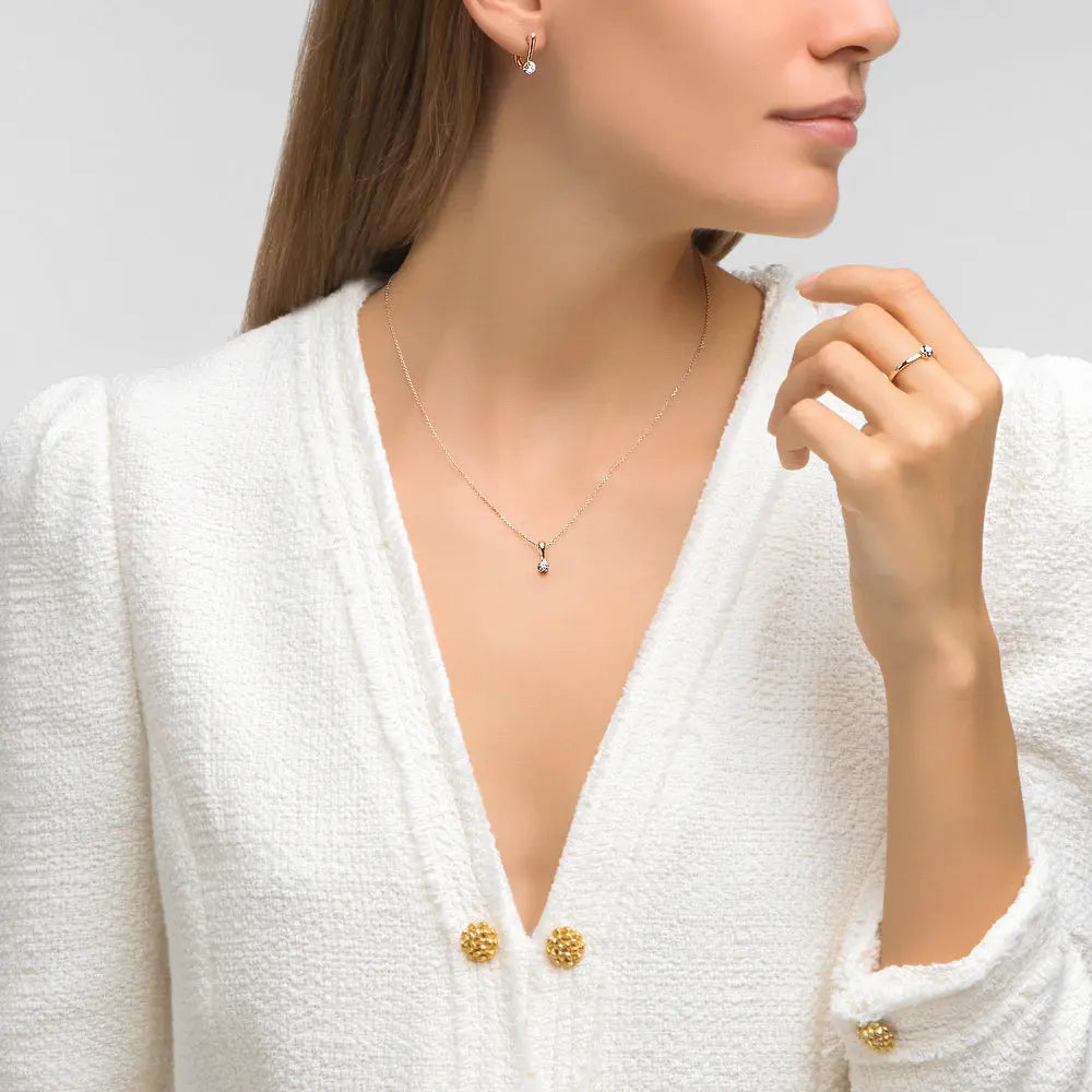 Rose Gold Round pendant necklace with diamond - cushionblue