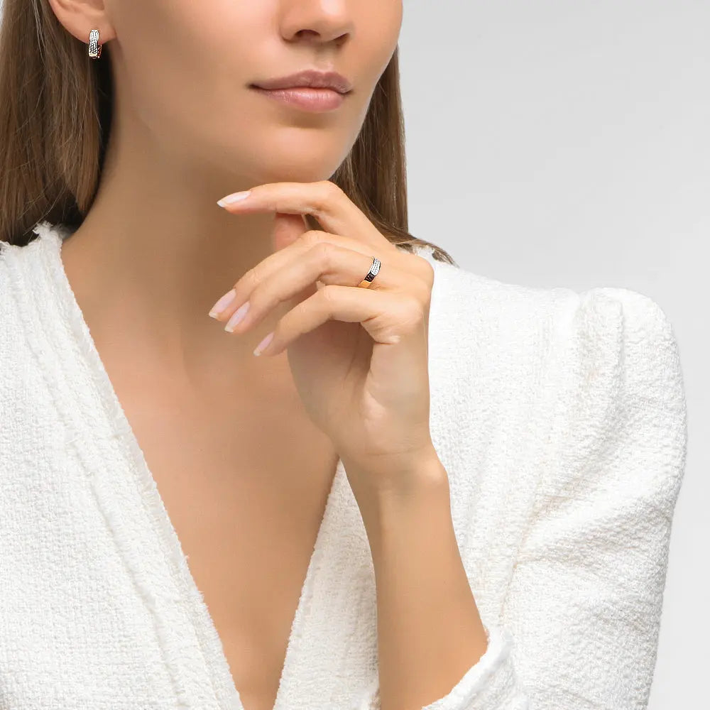 Rose Gold Simple Huggie earrings with diamonds(0.20ct) Cushionblue