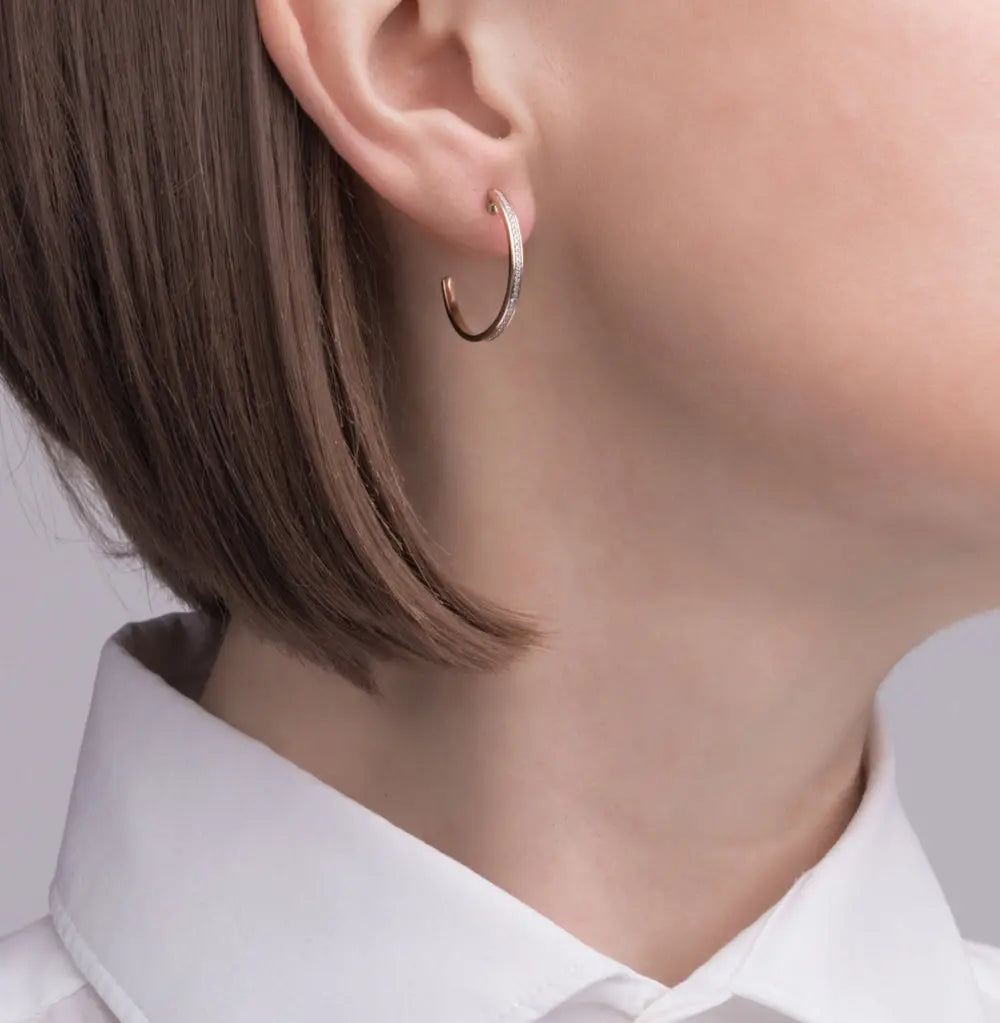 Yellow Gold Unique design Studs with screws earrings with diamonds Cushionblue