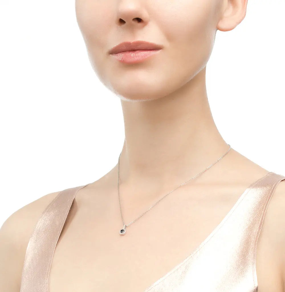 White Gold Round pendant necklace with sapphires and diamonds - cushionblue