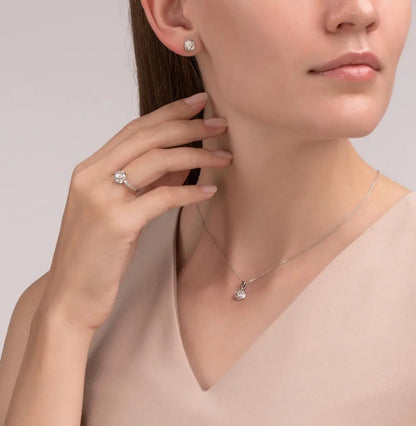 Diamonds with White Gold Round pendant necklace - cushionblue