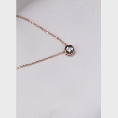 Rose Gold Round pendant necklace with diamonds