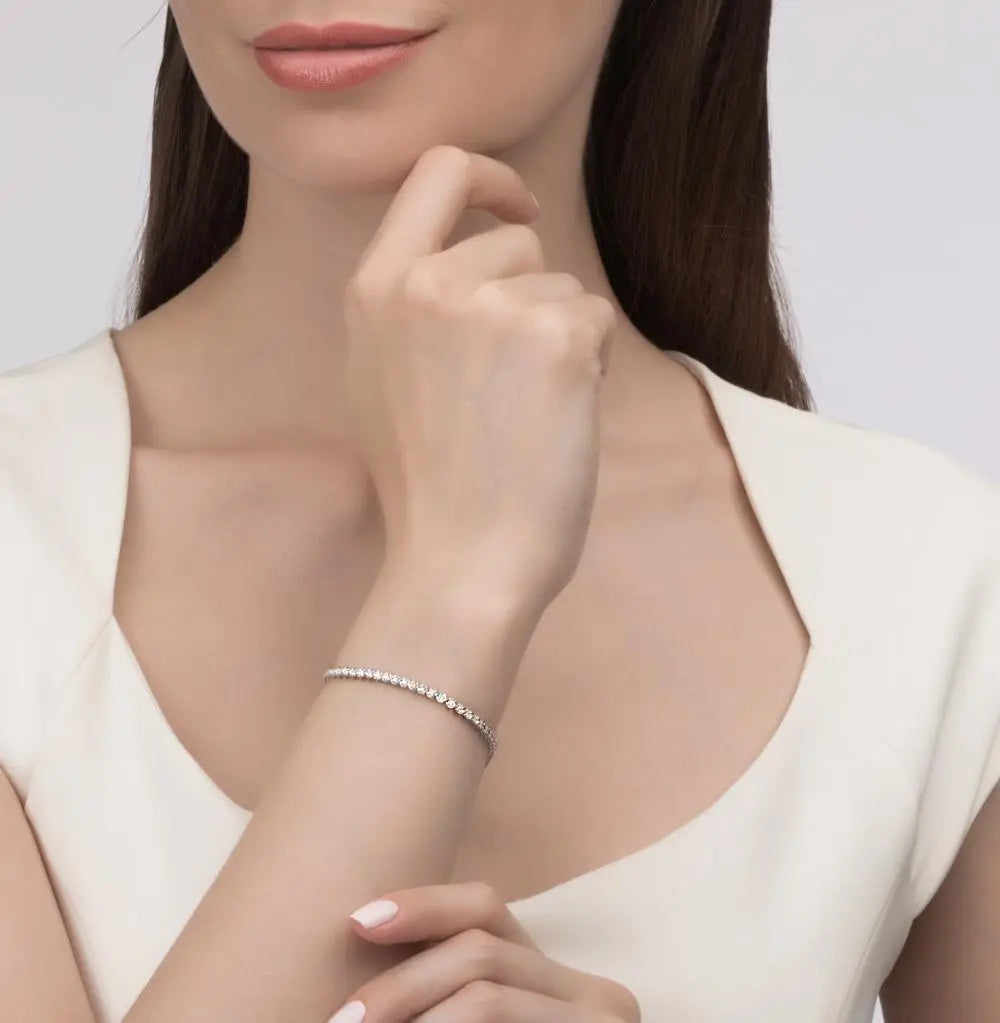 White Gold Tennis Bracelets in 10K (0.90tcw) - cushionblue