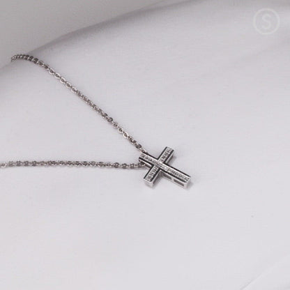 White Gold Cross pendant necklace with diamonds